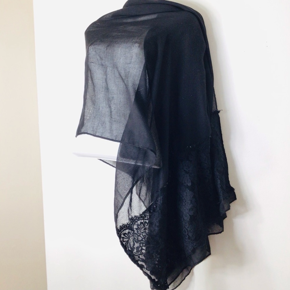 Jessie Steele Grey lace scarf wrap